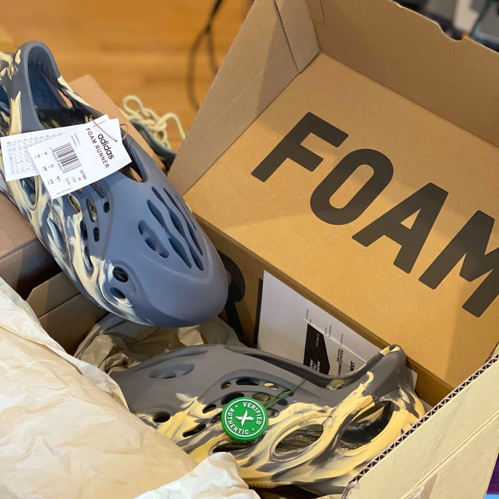 COPY - Yeezy Foam Runner 100% Authentic Size 10